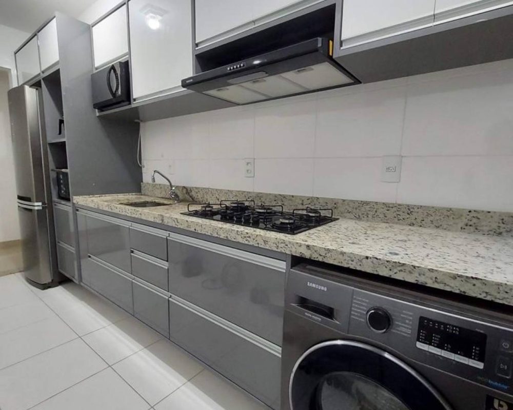 Apresentamos este aconchegante apartamento no coração do bairro Atalaia, no condomínio Concept Tower. Com 3 quartos, incluindo uma suíte, e uma série de comodidades, este é o local perfeito para chamar de lar.