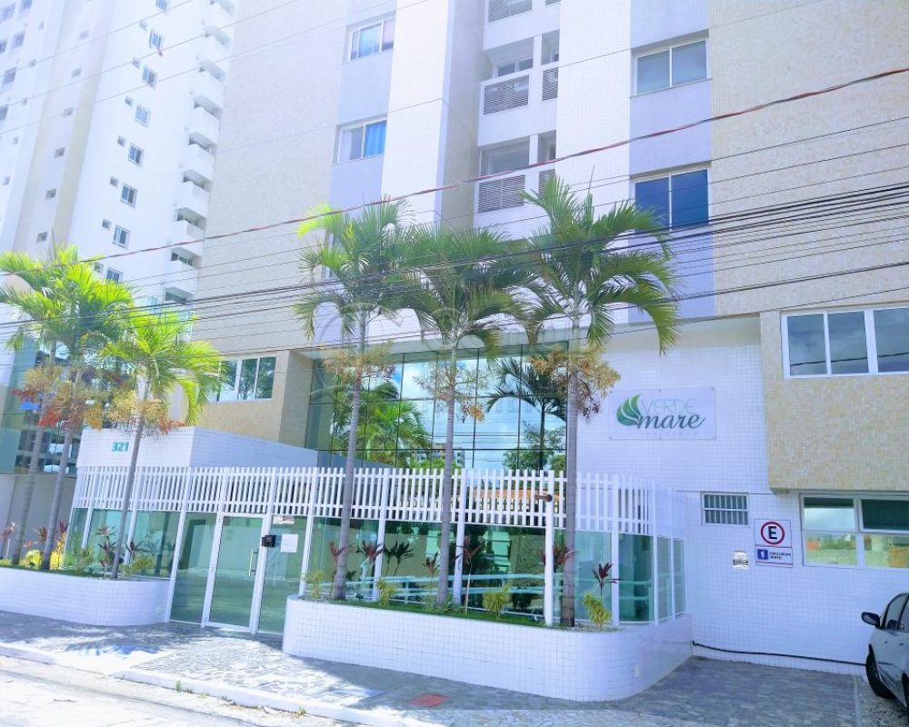 Apresentamos este charmoso apartamento localizado no Condomínio Verde Mare, no prestigiado bairro Atalaia.