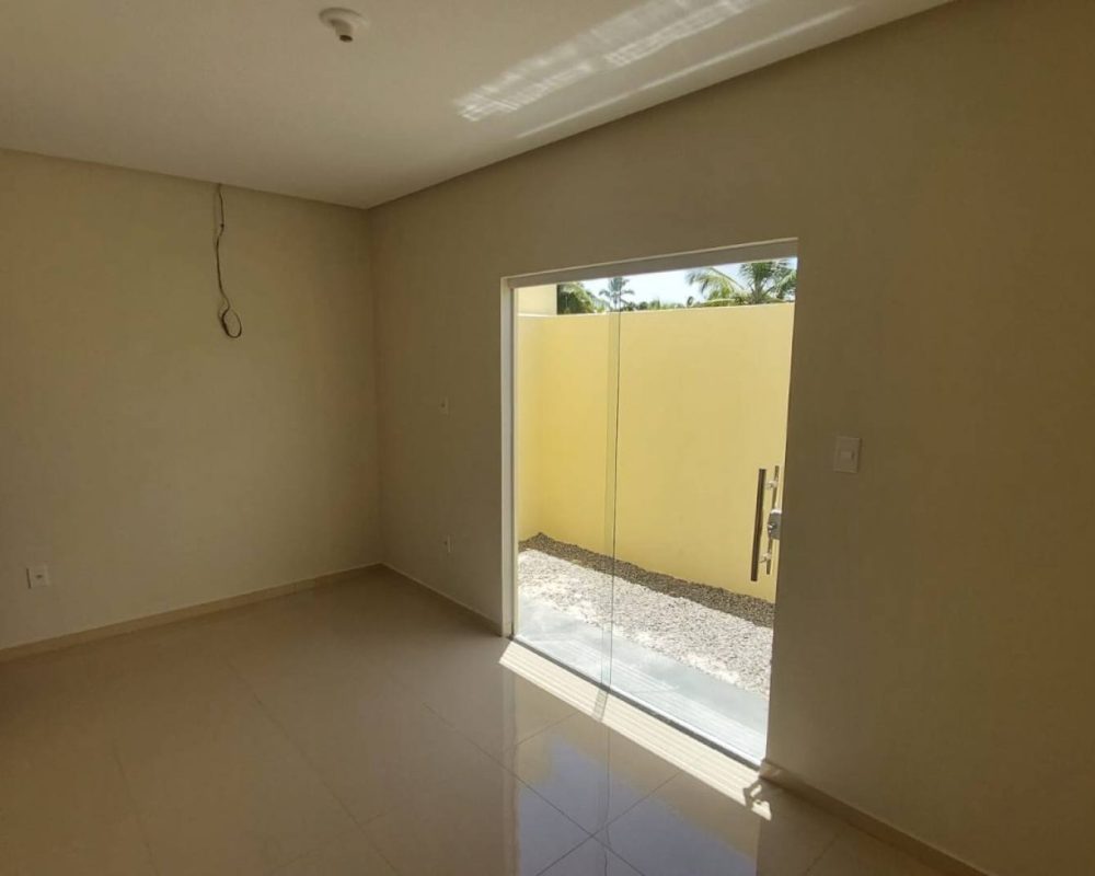 Esta adorável casa na Barra dos Coqueiros oferece a oportunidade perfeita para viver com conforto e aconchego no Norte de Sergipe. Com 3 quartos, incluindo uma suíte, e uma série de comodidades práticas, este é o lugar ideal para chamar de lar. Esta casa é o refúgio perfeito para quem valoriza a praticidade e o aconchego em um ambiente que você pode chamar de seu.