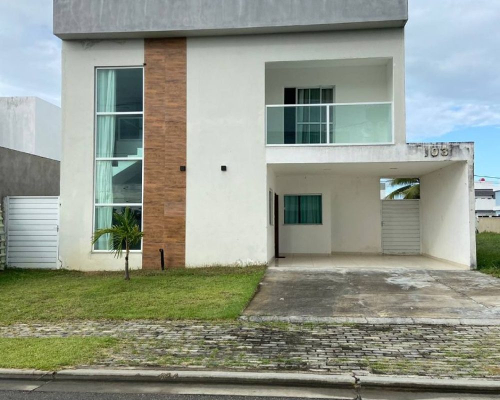 Descubra a sofisticação e o conforto em cada detalhe desta casa sobrado no prestigiado Condomínio Terras Alphaville 2 na Barra dos Coqueiros.