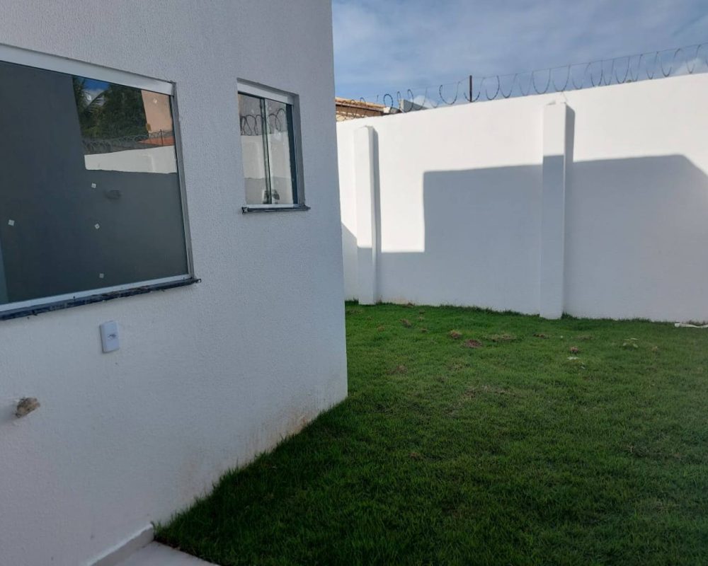 Bem-vindo à encantadora Barra dos Coqueiros, onde esta casa oferece a oportunidade perfeita para um estilo de vida tranquilo à beira do Atlântico. Com 3 quartos, incluindo uma suíte, e uma posição estratégica no Oeste, esta é a sua chance de viver em um ambiente aconchegante. Esta casa é a definição de simplicidade e conforto, perfeita para quem busca um refúgio à beira-mar.